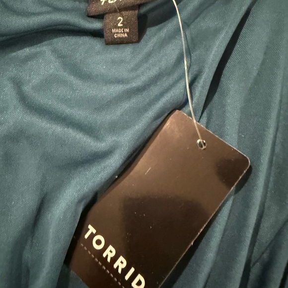 NWT Torrid 2 Tank Top Bundle Size 2X. Stretch Mesh Cropped Shirred Camis - Picture 11 of 14